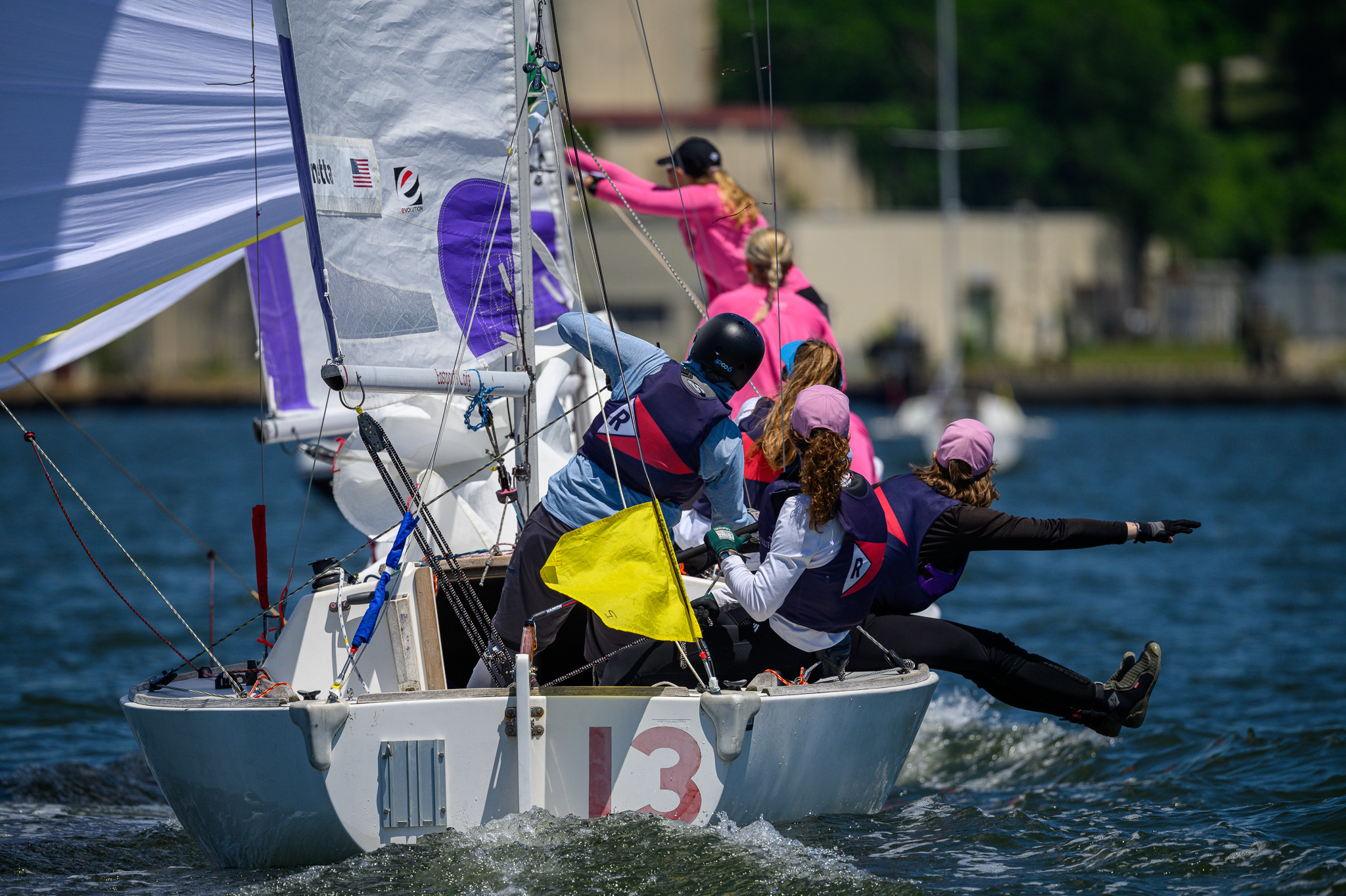 Close match racing between two crews